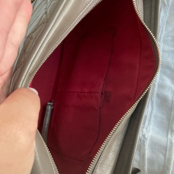 Chanel Gabrielle Hobo Medium Grey - Picture 7 of 16